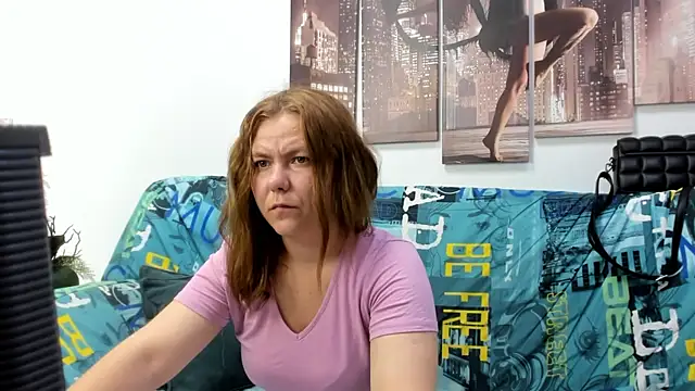 Snapshot of Dear_hollyy chatting on June 30, 2026, 1:06 am Dear hollyy online show from June 30, 2026, 1:06 am