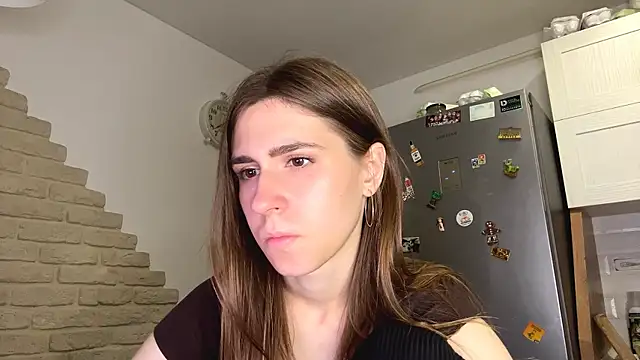 Snapshot of ZaraGuyette chatting on May 17, 2026, 11:12 pm ZaraGuyette online show from May 17, 2026, 11:12 pm