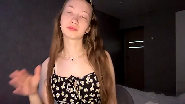 Snapshot of Emily_Mur_ chatting on July 13, 2026, 4:59 am Emily Mur online show from July 13, 2026, 4:59 am