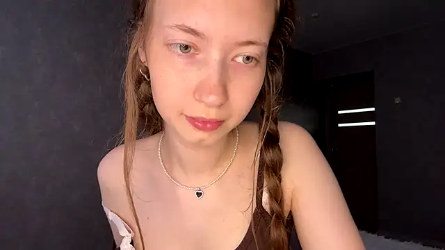 Snapshot of Emily_Mur_ chatting on July 14, 2026, 5:12 am Emily Mur online show from July 14, 2026, 5:12 am