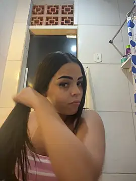 vitoriaduarte online show from June 5, 2026, 2:07 am