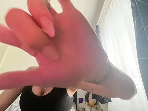 Hailey amour online show from May 19, 2026, 1:28 pm