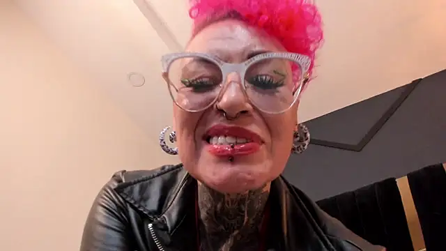 Snapshot of mistress_sandy chatting on July 10, 2026, 10:01 pm mistress sandy online show from July 10, 2026, 10:01 pm