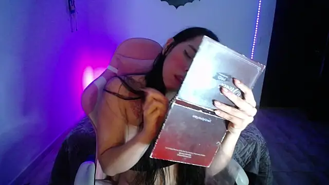 Snapshot of LiLuciana chatting on June 16, 2026, 2:09 pm LiLuciana online show from June 16, 2026, 2:09 pm