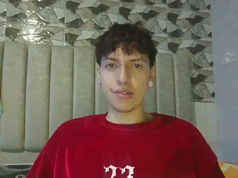 Snapshot of Noah_mod chatting on June 1, 2026, 6:59 am Noah mod online show from June 1, 2026, 6:59 am