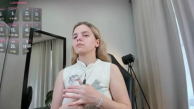 Sofia Bliss  online show from May 31, 2026, 6:53 am