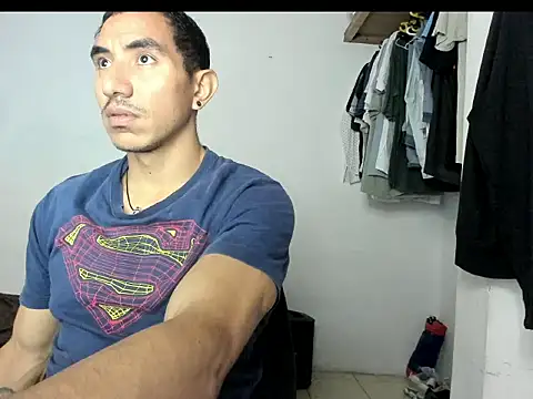 Snapshot of aquiles04 chatting on May 29, 2026, 1:42 pm aquiles04 online show from May 29, 2026, 1:42 pm