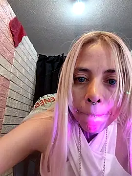 Snapshot of sofigirlgold chatting on May 13, 2026, 7:55 pm sofigirlgold online show from May 13, 2026, 7:55 pm