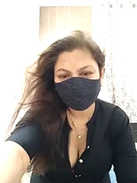 hot kiran2000 online show from June 11, 2026, 12:03 pm