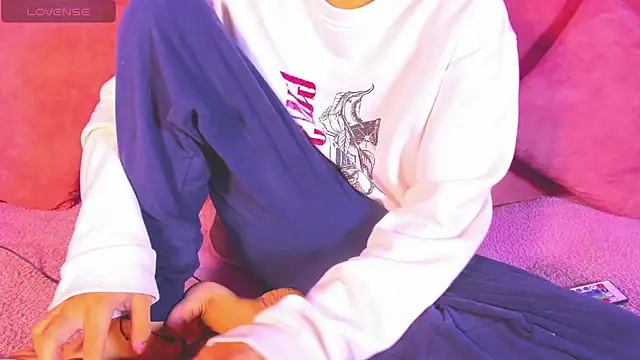 Snapshot of leonix_love chatting on July 10, 2026, 7:23 am leonix love online show from July 10, 2026, 7:23 am