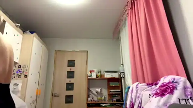 Snapshot of CuteLilit chatting on May 16, 2026, 5:12 pm CuteLilit online show from May 16, 2026, 5:12 pm