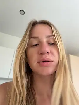 Snapshot of AnnaMist_ chatting on June 28, 2026, 5:13 am AnnaMist online show from June 28, 2026, 5:13 am