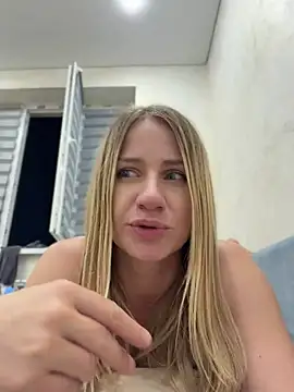 Snapshot of AnnaMist_ chatting on July 8, 2026, 10:36 pm AnnaMist online show from July 8, 2026, 10:36 pm
