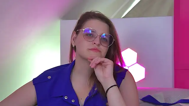 Snapshot of AlexaAvery chatting on July 18, 2026, 6:28 am AlexaAvery online show from July 18, 2026, 6:28 am