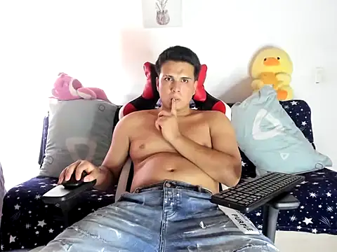 alexerdiego online show from June 18, 2026, 8:13 pm