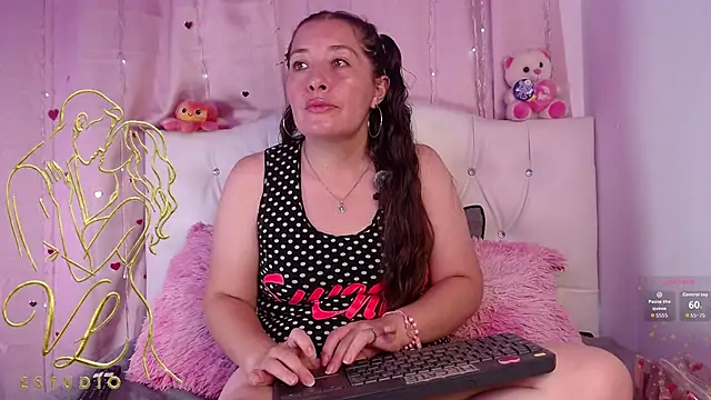 Snapshot of BLONDIE_TATIS chatting on July 14, 2026, 5:18 pm BLONDIE TATIS online show from July 14, 2026, 5:18 pm