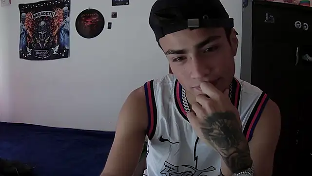 Snapshot of Fenix_hardcock chatting on May 15, 2026, 1:40 pm Fenix hardcock online show from May 15, 2026, 1:40 pm
