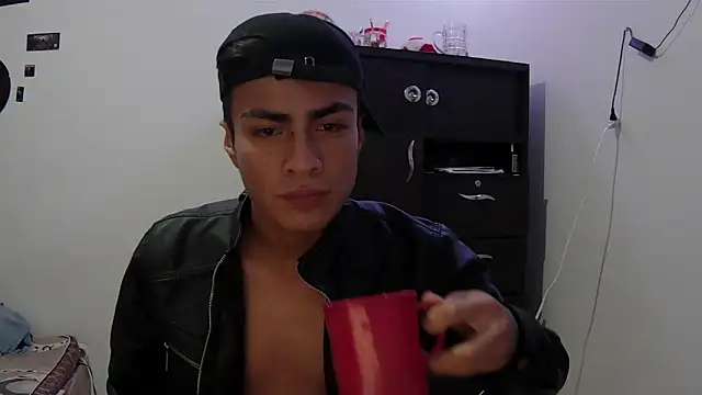 Snapshot of Fenix_hardcock chatting on May 18, 2026, 11:16 am Fenix hardcock online show from May 18, 2026, 11:16 am