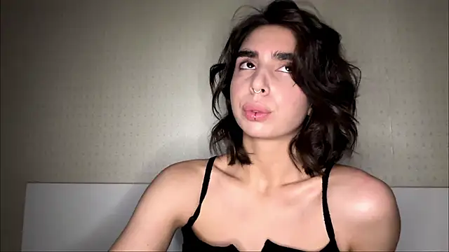 JessiaRuezga online show from July 2, 2026, 12:33 pm