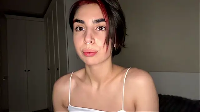 JessiaRuezga online show from July 12, 2026, 12:18 pm