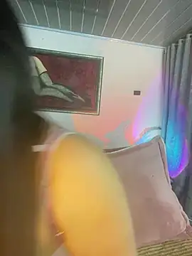 Lana Hands online show from July 5, 2026, 5:58 am