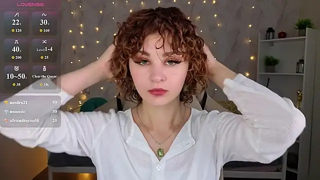 Snapshot of Kira__Fluffy chatting on July 7, 2026, 6:47 am Kira Fluffy online show from July 7, 2026, 6:47 am