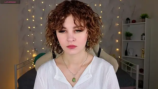 Snapshot of Kira__Fluffy chatting on July 11, 2026, 5:32 am Kira Fluffy online show from July 11, 2026, 5:32 am