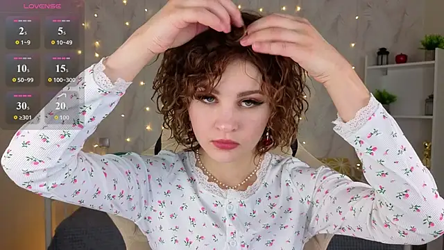Snapshot of Kira__Fluffy chatting on July 15, 2026, 12:05 am Kira Fluffy online show from July 15, 2026, 12:05 am