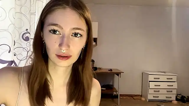 BrianneFarabee online show from May 27, 2026, 3:31 pm