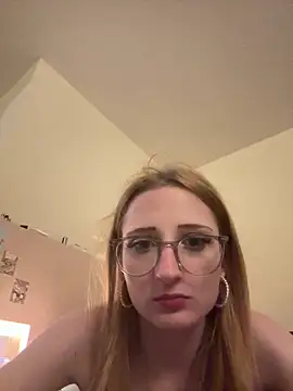 Snapshot of LauraundSteve_ chatting on May 22, 2026, 8:36 pm LauraundSteve online show from May 22, 2026, 8:36 pm