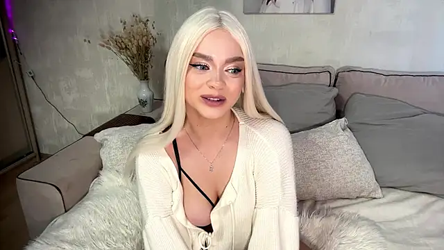 Snapshot of RussianGirlXX chatting on May 23, 2026, 3:05 pm RussianGirlXX online show from May 23, 2026, 3:05 pm