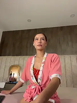 Snapshot of GlamKittenXXX chatting on May 15, 2026, 2:24 pm GlamKittenXXX online show from May 15, 2026, 2:24 pm