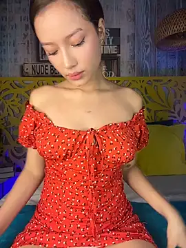 Snapshot of GlamKittenXXX chatting on May 19, 2026, 1:06 pm GlamKittenXXX online show from May 19, 2026, 1:06 pm