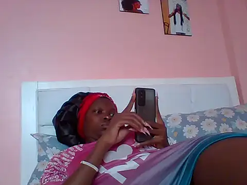 Snapshot of shantell_1 chatting on June 7, 2026, 9:35 am shantell 1 online show from June 7, 2026, 9:35 am