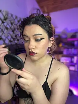 NikkiNix online show from May 31, 2026, 1:07 pm
