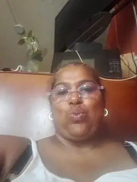 Snapshot of Megansquirt69 chatting on May 25, 2026, 2:56 pm Megansquirt69 online show from May 25, 2026, 2:56 pm