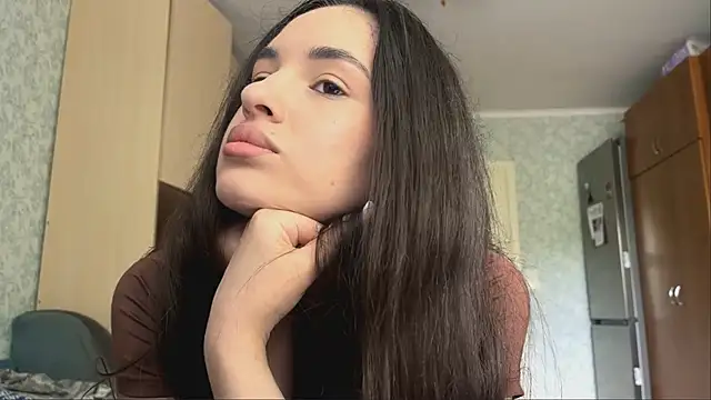 Snapshot of CarolineRu chatting on May 19, 2026, 9:59 am CarolineRu online show from May 19, 2026, 9:59 am
