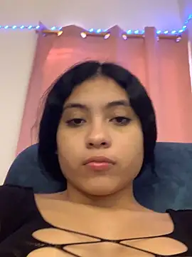 Snapshot of Paula-sinz chatting on May 19, 2026, 9:32 pm Paula-sinz online show from May 19, 2026, 9:32 pm