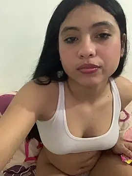 Snapshot of Paula-sinz chatting on May 25, 2026, 11:33 pm Paula-sinz online show from May 25, 2026, 11:33 pm