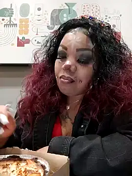 Snapshot of NailGoddessnow chatting on December 25, 2024, 1:31 am NailGoddessnow online show from December 25, 2024, 1:31 am