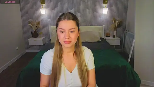 Snapshot of Shakira_Lux chatting on June 2, 2026, 9:00 am Shakira Lux online show from June 2, 2026, 9:00 am