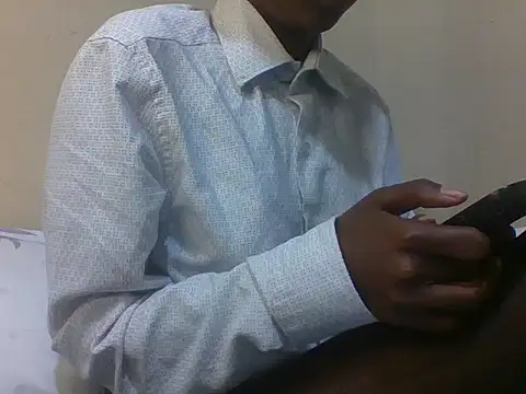 Snapshot of Beaull2 chatting on July 10, 2026, 10:34 pm Beaull2 online show from July 10, 2026, 10:34 pm