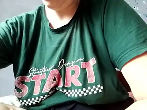 Rossyta r online show from June 7, 2026, 2:32 pm