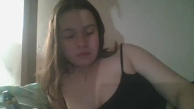 RiaLowelyt online show from May 31, 2026, 8:10 pm