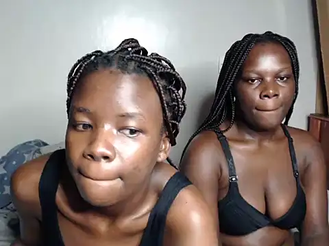 Snapshot of malia_latifa chatting on July 12, 2026, 9:28 pm malia latifa online show from July 12, 2026, 9:28 pm