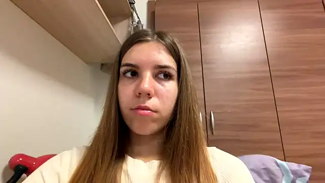 LaurindaStalford online show from July 9, 2026, 5:06 pm