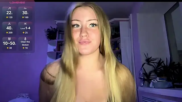 Lisi Kiss  online show from July 17, 2026, 5:51 pm