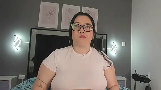 Snapshot of zoe_curvyy chatting on July 17, 2026, 12:34 pm zoe curvyy online show from July 17, 2026, 12:34 pm