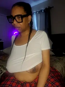 KinkeeKaee online show from May 21, 2026, 3:19 pm