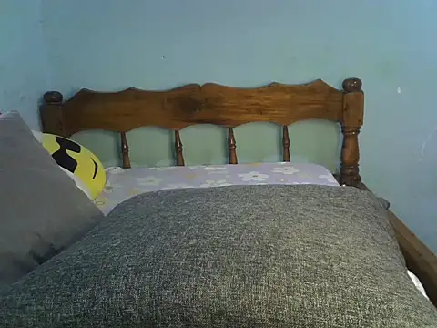 FreakyTrixie111 online show from May 31, 2026, 3:47 am